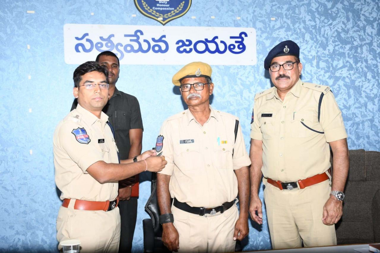 పదోన్నతి ఉత్సాహంతో పాటు మరింత బాధ్యత పెంచుతుంది: జిల్లా ఎస్పీ శ్రీ యోగేష్ గౌతమ్ ఐపియస్