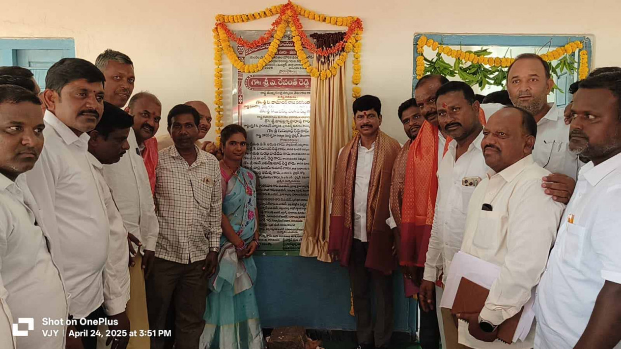 వివిధ అభివృద్ధి పనులకు శ్రీకారం చుట్టిన తిరుపతి రెడ్డి