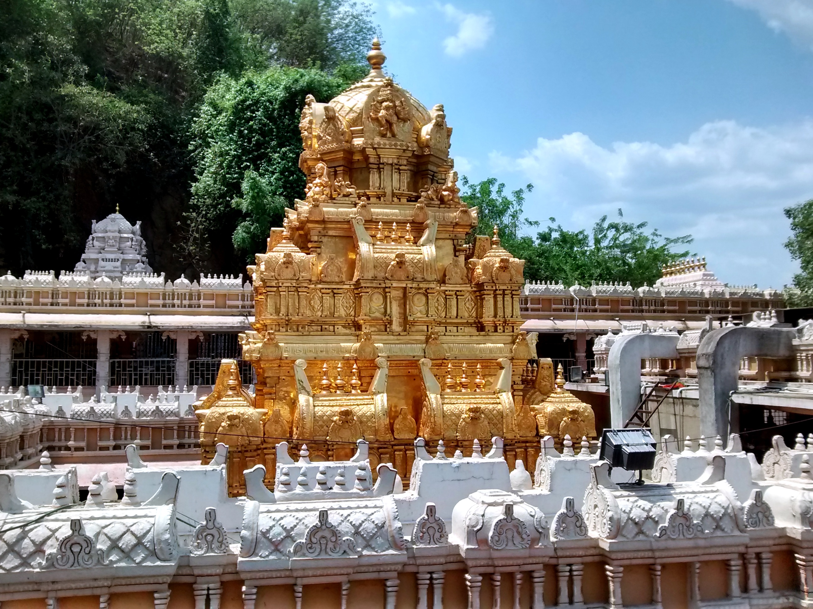 Kanakadurga_Temple_gopuram