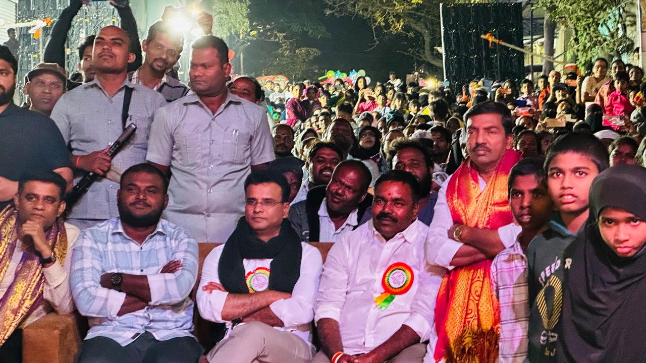 90a05e1a4cfa4cfcbe85a944b7a3472e