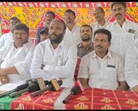 యడ్లపాడులో పోలీసుల దుశ్చర్యలపై చర్యలు తీసుకోవాలి 