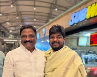 జూబ్లీహిల్స్ విజయకేతనం... నవీన్ యాదవ్ గారికి శంషాబాద్ ఎయిర్‌పోర్టులో ఘన స్వాగతం! 