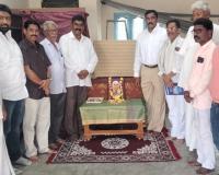 పాల్వంచ మండల కాంగ్రెస్ అధ్యక్షులు కొండం వెంకన్న ను పరామర్శించిన 