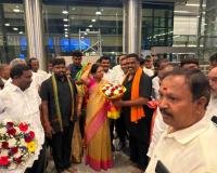 ఎంపీ డి కె అరుణ కు స్వాగతం పలికిన నారాయణపేట జిల్లా ఉపాధ్యక్షులు సుంకు ఉమేష్ కుమార్