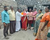 తుగ్గలి లో పింఛన్ పంపిణీ చేసిన మాజీ జెడ్పిటిసి  కె.వరలక్ష్మి 