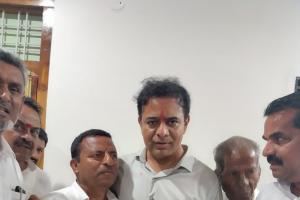 బి ఆర్ ఎస్ వర్కింగ్ ప్రెసిడెంట్ కేటీఆర్ ని కలిసిన మాజీ జడ్పి టిసి పడిగేలా రాజేశ్వరరావు*