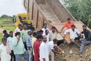 ఎస్‌డీఎఫ్‌ నిధులతో బ్రిడ్జి నిర్మాణ పనులు ప్రారంభం