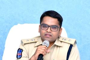 జిల్లా పోలీస్ శాఖ ఆధ్వర్యంలో మెగా క్రికెట్ టోర్నమెంట్:ఎస్పీ డాక్టర్ వినీత్