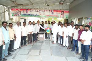 మహాత్మా జ్యోతి రావు ఫూలే వర్దంతి సందర్బంగా పూలే చిత్రపటానికి నివాళులు అర్పించిన మంత్రి వాకిటి శ్రీహరి