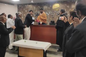 కలెక్టర్ జితేశ్ వి పాటేల్ ను సత్కరించిన జిల్లా న్యాయవాదులు ::    కొత్తగూడెం లీగల్::        *కలెక్టర్ జితేష్ వి.పాటిల్ కు జాతీయ అవార్డు.! 