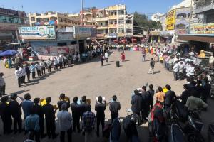 Students Lead Anti-Drug Human Chain