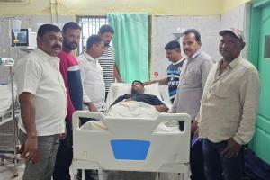 సింగరేణి సంస్థ ఆధ్వర్యంలో కోల్ ఇండియా స్థాయి కబడ్డీ పోటీలలొ సింగరేణి కబడ్డీ క్రీడాకారుడికి గాయమవడంతో సింగరేణి ప్రధాన ఆసుపత్రి నందు పరామర్శించిన వైస్ ప్రెసిడెంట్ రజాక్ నాయకులు!